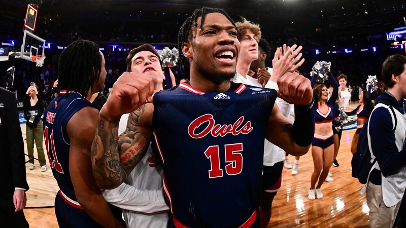 Sweet 16: Julian Strawther’s near-halfcourt shot sends Gonzaga into the Elite Eight.