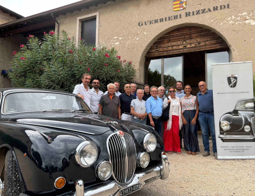 Bardolino, le auto classiche nella cinematografia italiana e internazionale in mostra nella splendida cornice del lago di Garda. 