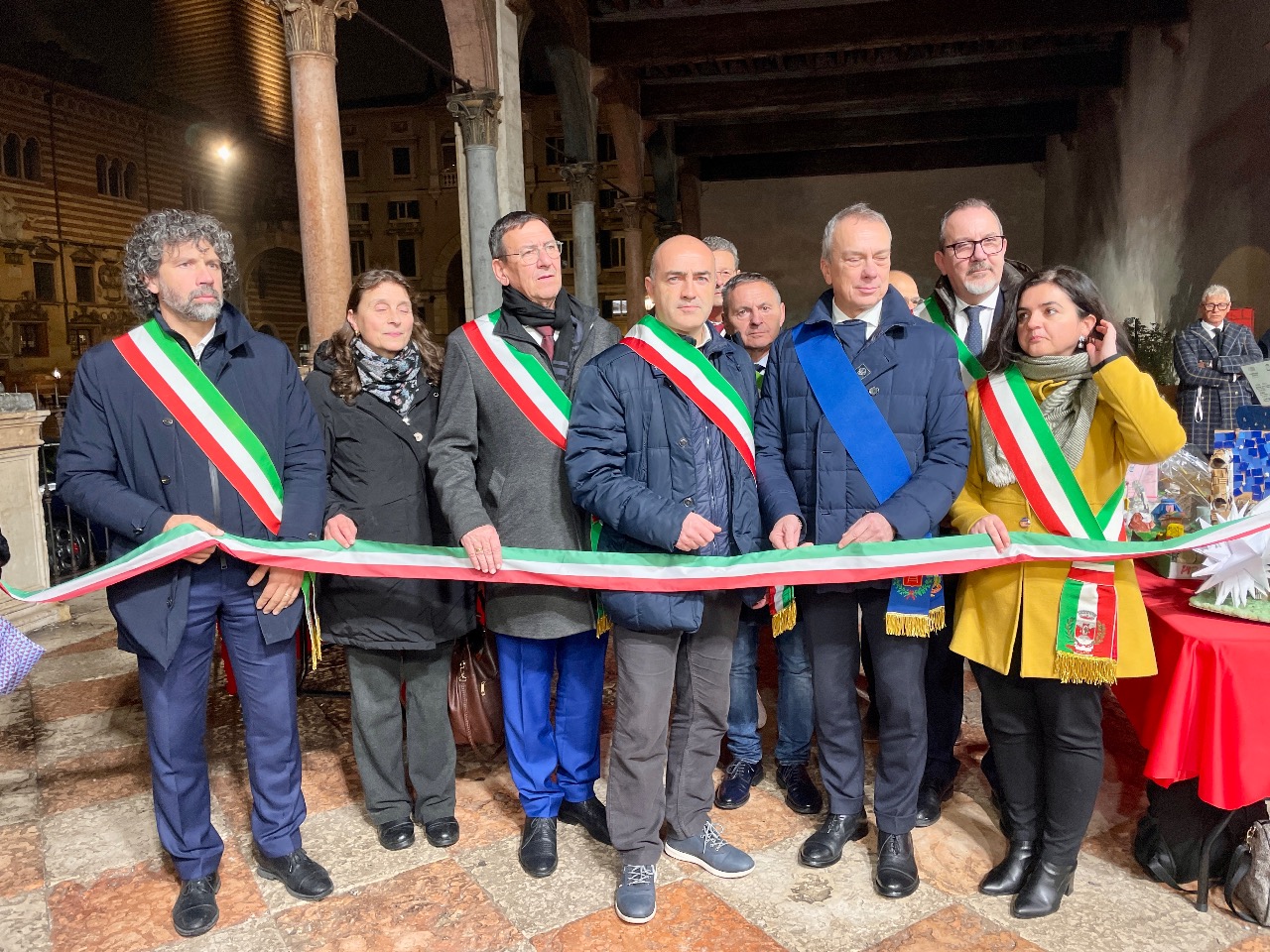 “PRESEPI E PAESAGGI IN MATERIALE RICICLATO” a Verona