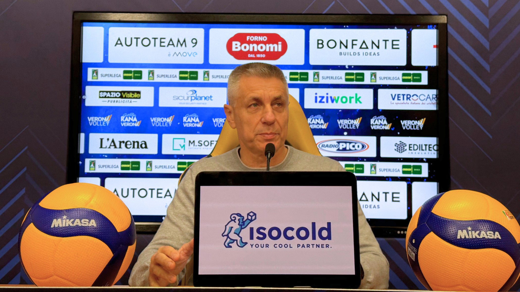 Alla conferenza stampa COACH STOYTCHEV PRESENTA I QUARTI DI COPPA ITALIA