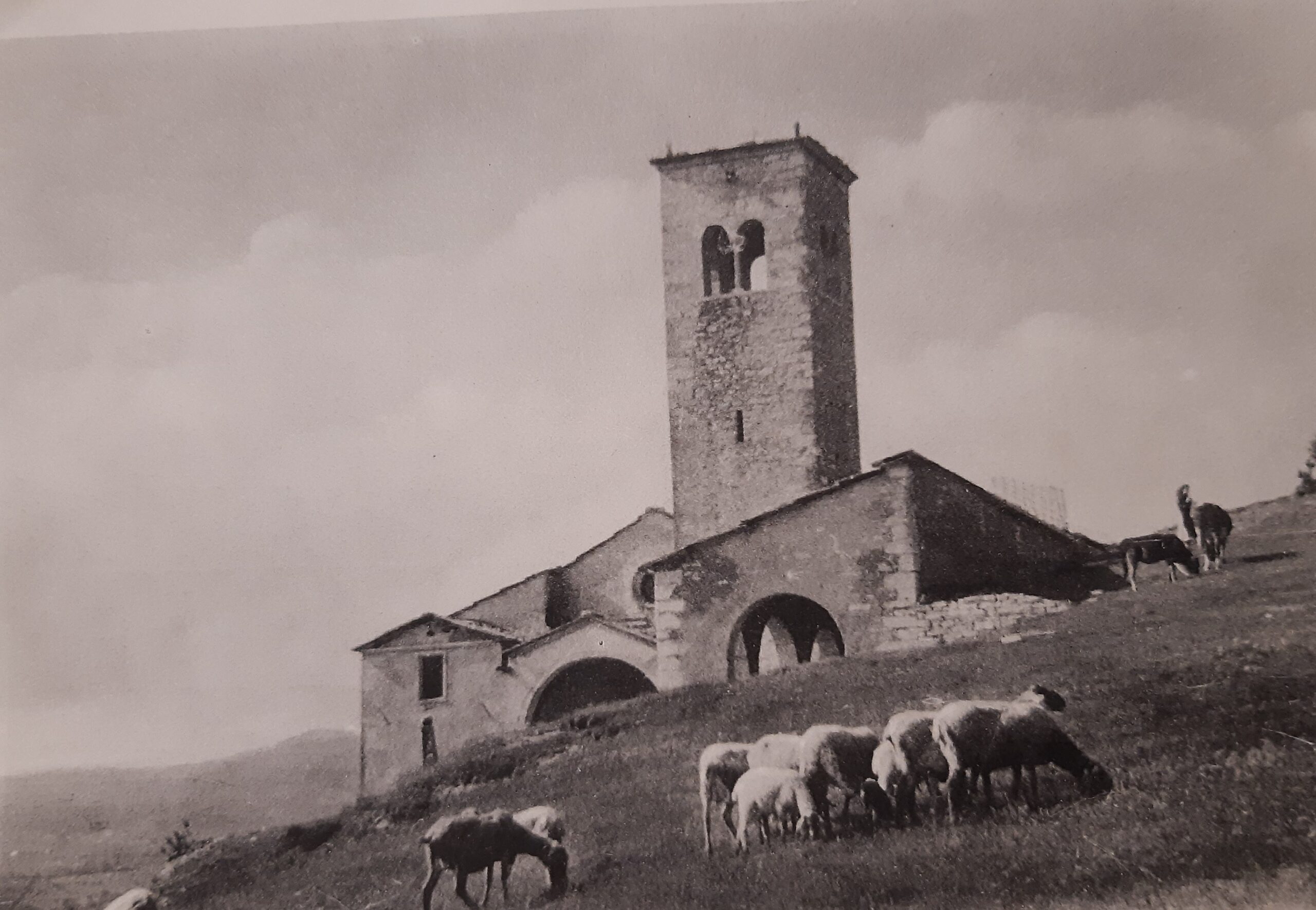 Chi fu il committente della chiesa di San Leonardo sul Monte di San Moro in Lessinia nell’anno 1388?